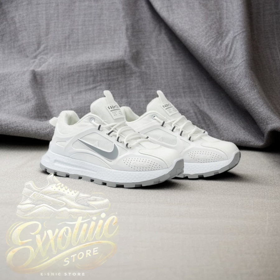 Nike REBE