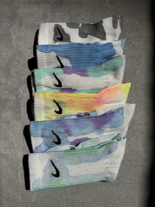 ( Nike Tie-Dye Socks( Mirror