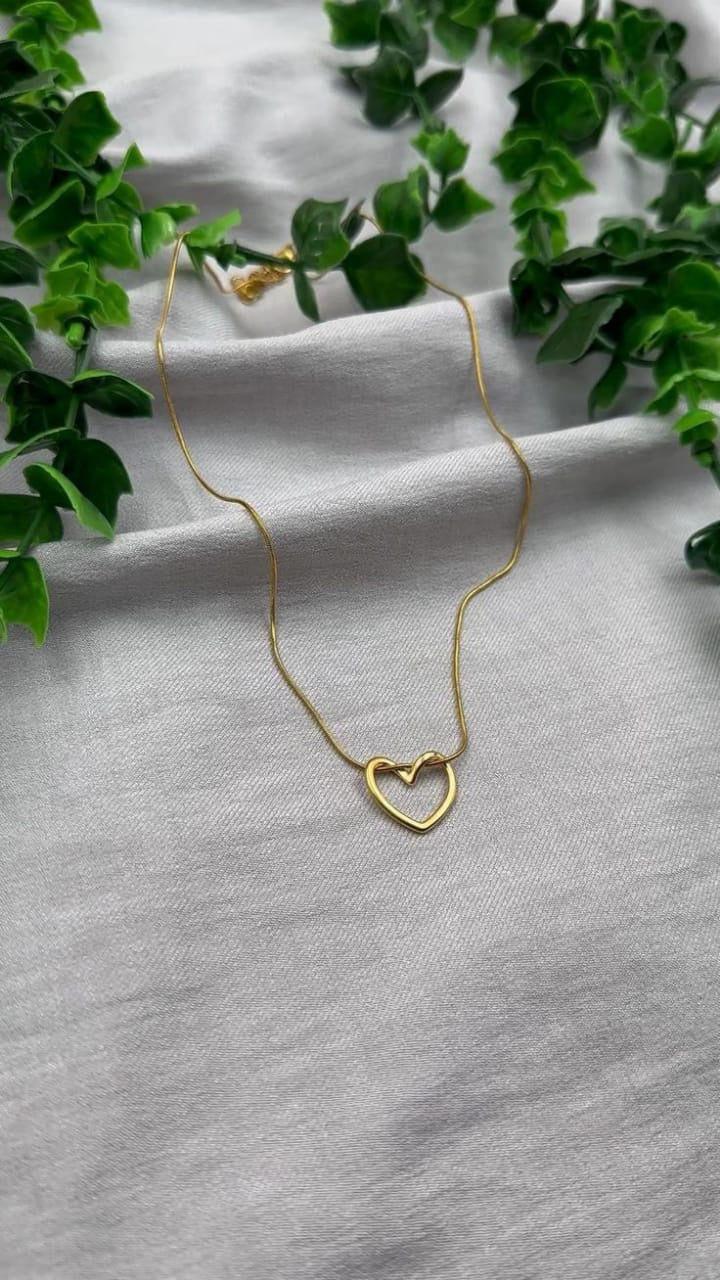 💖 Trendy Heart Necklace