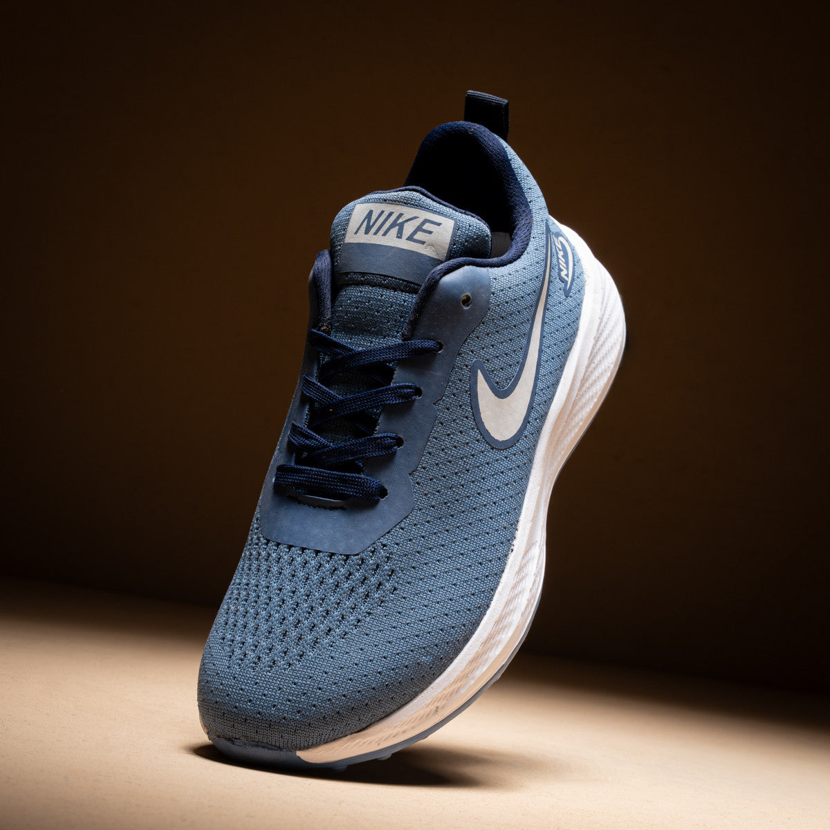 كوتشي NIKE ايڤا K16 ( مخزن 16 )