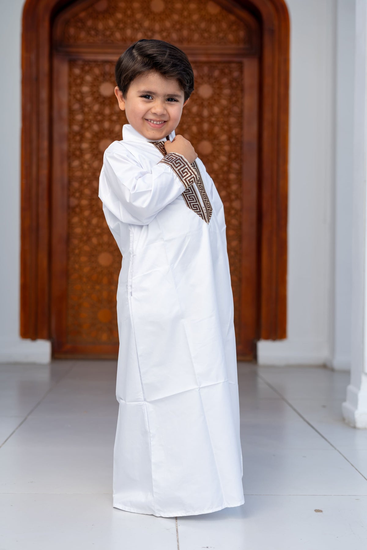 عبايه اطفالي ب ياقه ( مخزنC14 )
