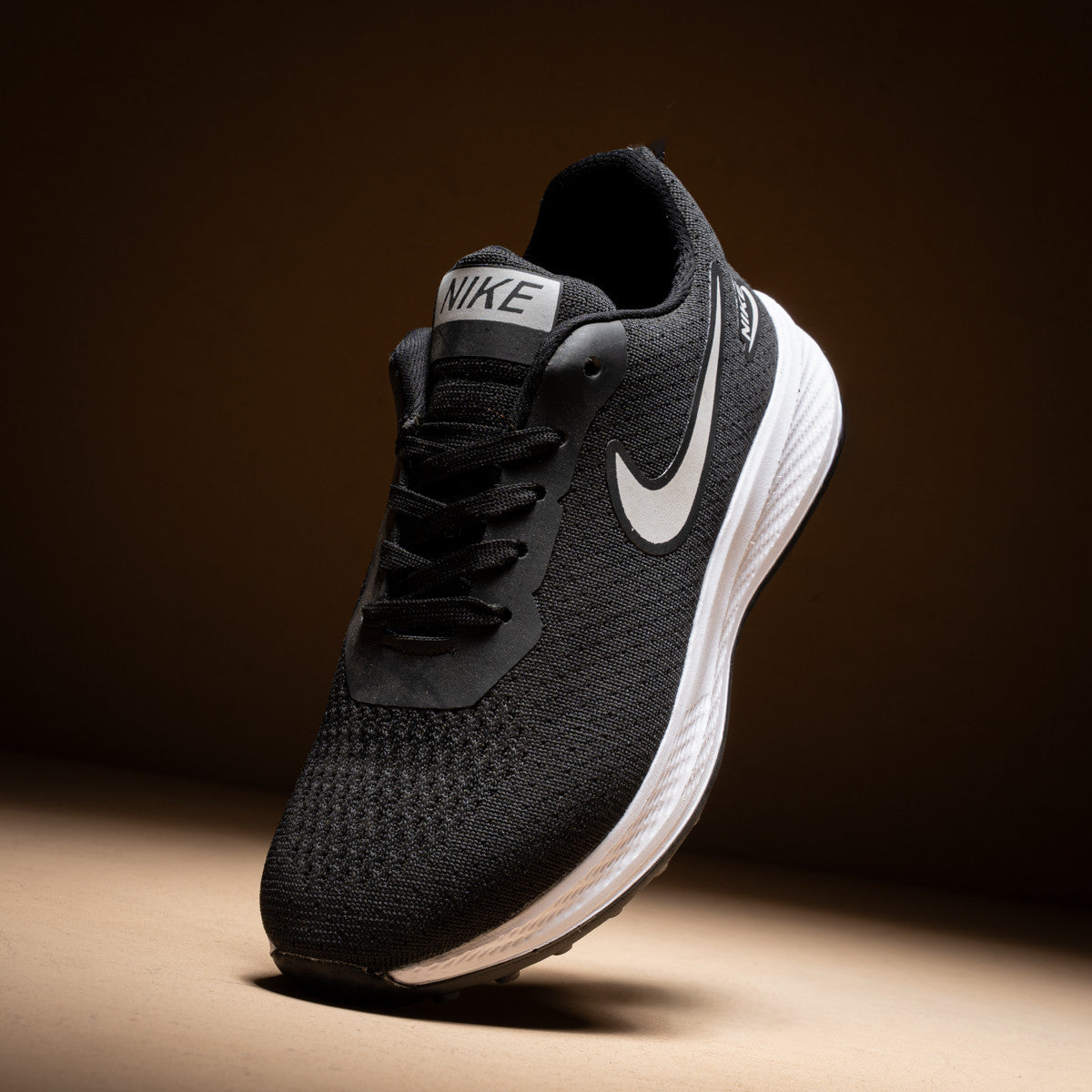 كوتشي NIKE ايڤا K16 ( مخزن 16 )